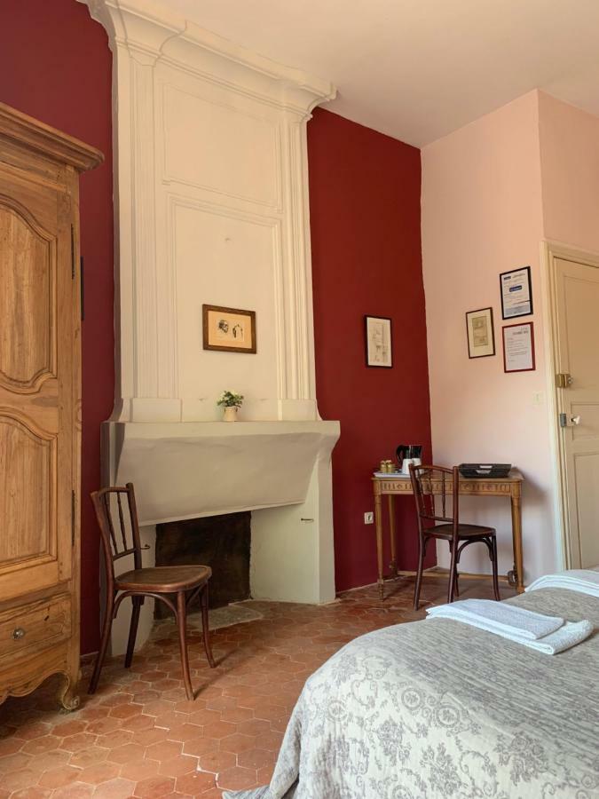 Готель La Sarrasine Villes-sur-Auzon Екстер'єр фото